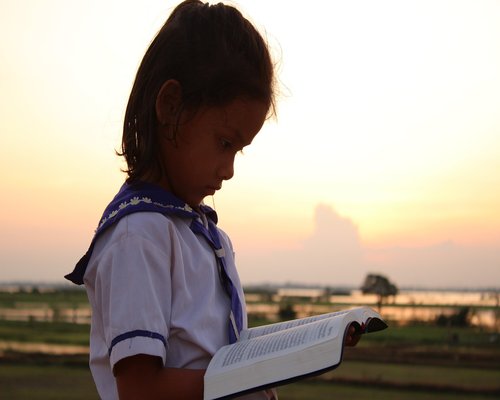 happy indonesian woman testimonial